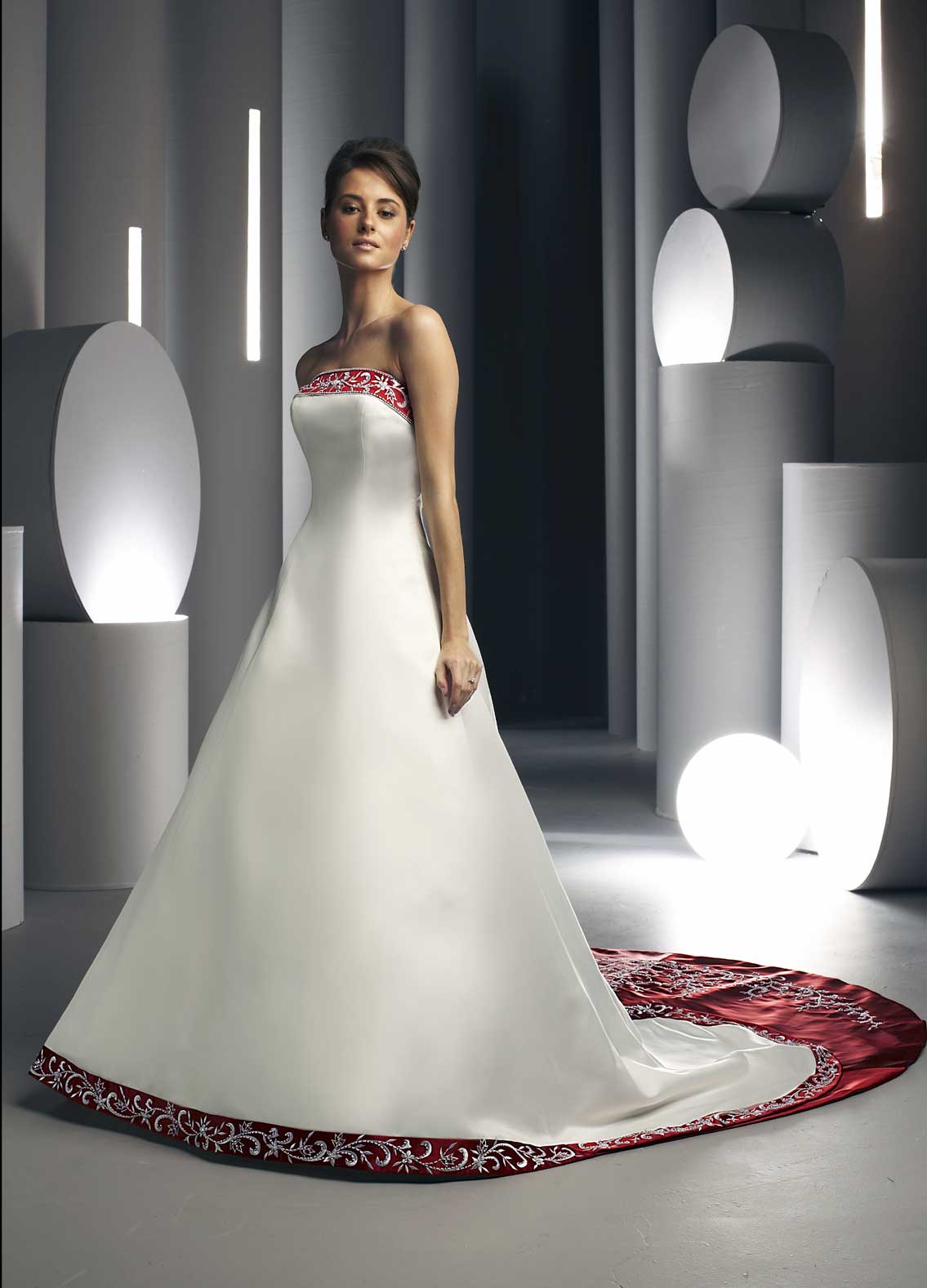 White wedding dress 2025 with red trim